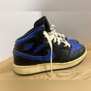 Jordan Kids Black and Royal Blue Sneakers